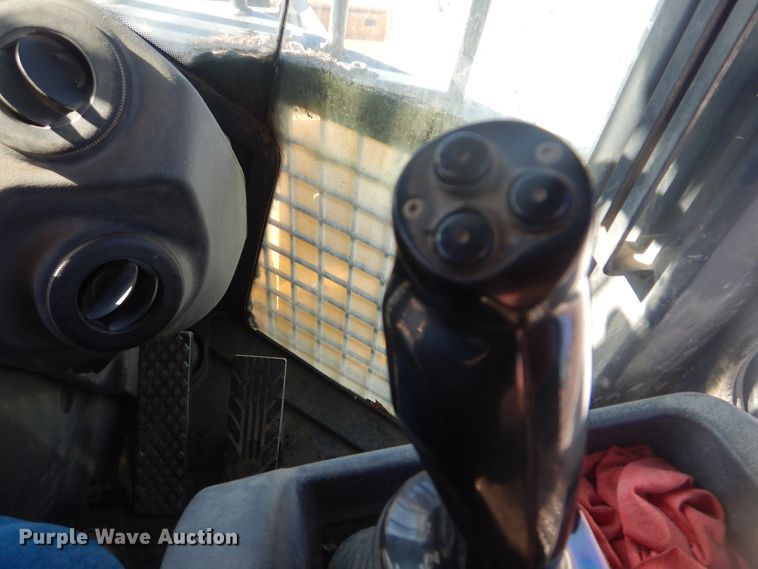 image for item HY9982 2012 John Deere 724K  wheel loader