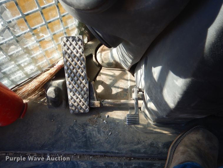 image for item HY9982 2012 John Deere 724K  wheel loader