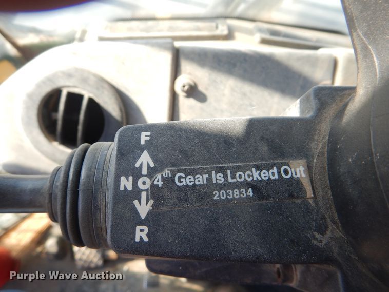 image for item HY9982 2012 John Deere 724K  wheel loader