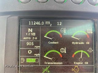 image for item HY9982 2012 John Deere 724K  wheel loader