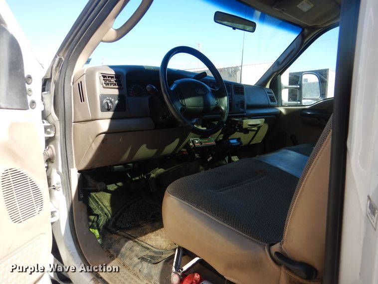 image for item HY9984 2003 Ford F450 Super Duty  service truck