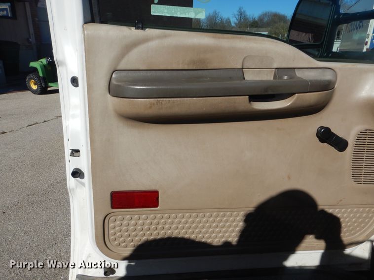 image for item HY9984 2003 Ford F450 Super Duty  service truck