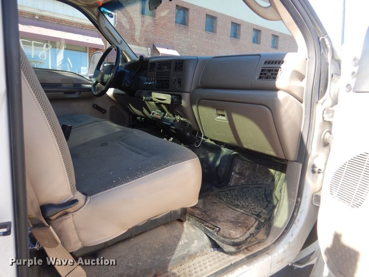 image for item HY9984 2003 Ford F450 Super Duty  service truck