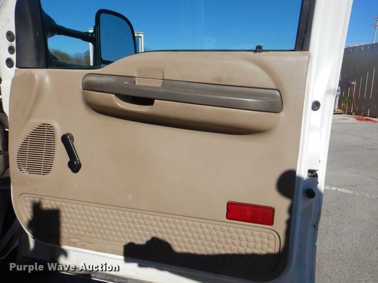 image for item HY9984 2003 Ford F450 Super Duty  service truck