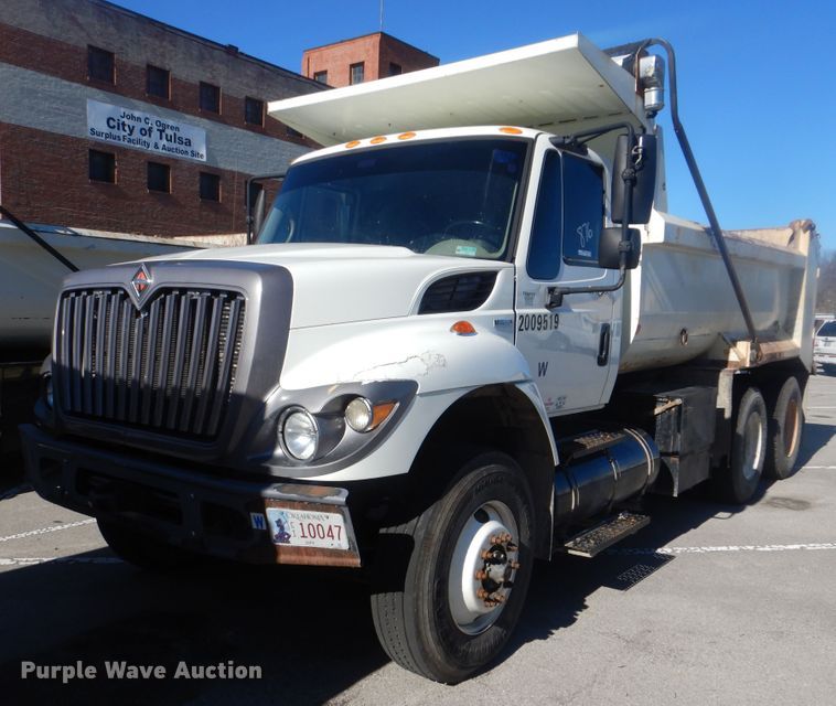 image for item HY9986 2009 International 7400  dump truck