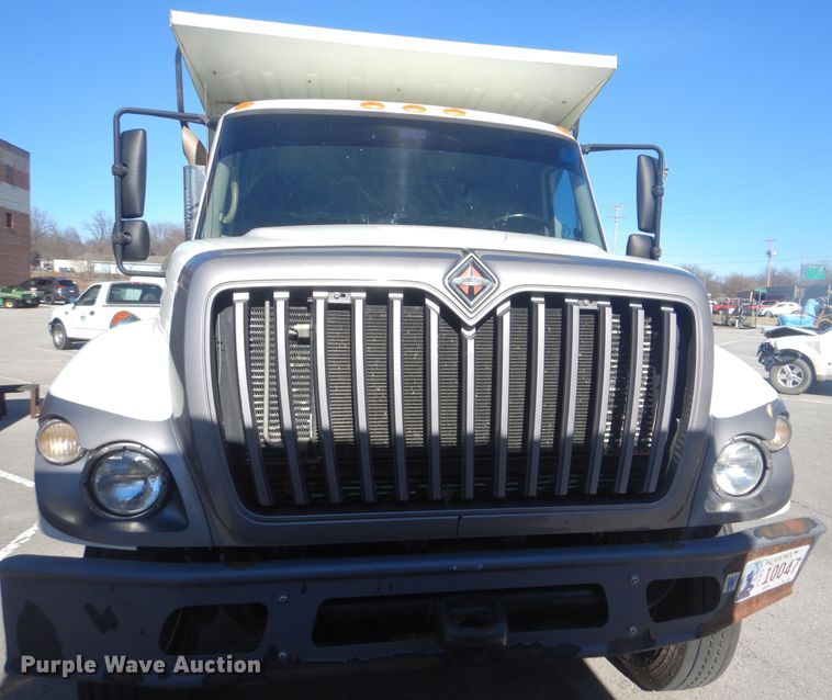 image for item HY9986 2009 International 7400  dump truck