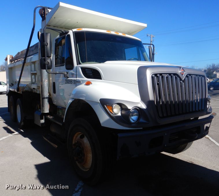 image for item HY9986 2009 International 7400  dump truck
