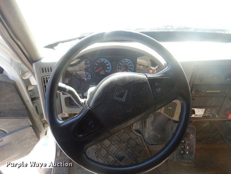 image for item HY9986 2009 International 7400  dump truck