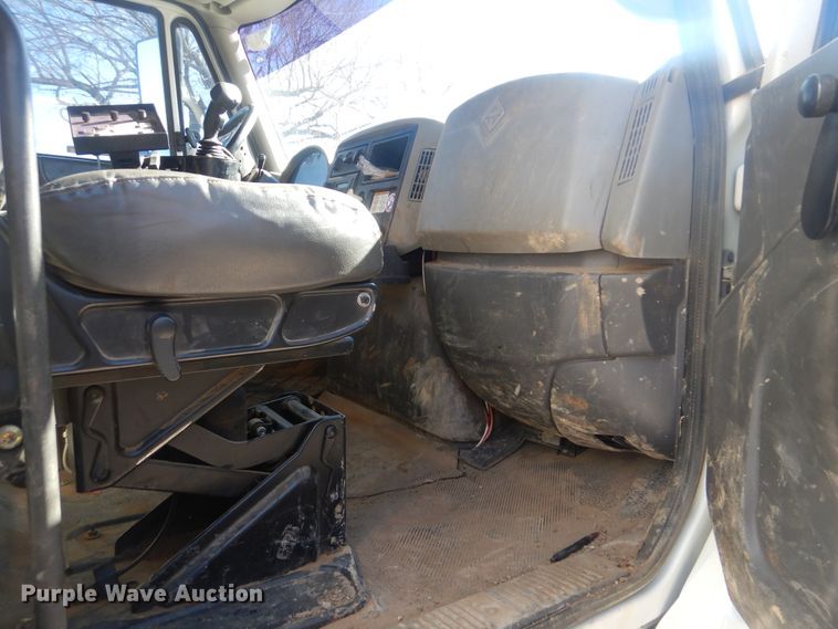 image for item HY9986 2009 International 7400  dump truck