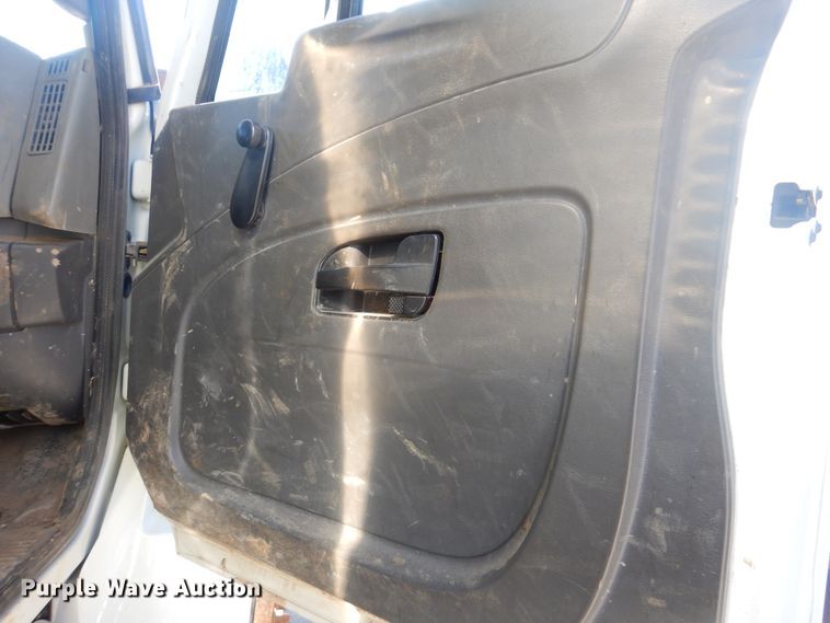 image for item HY9986 2009 International 7400  dump truck