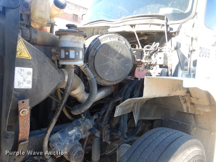 image for item HY9986 2009 International 7400  dump truck