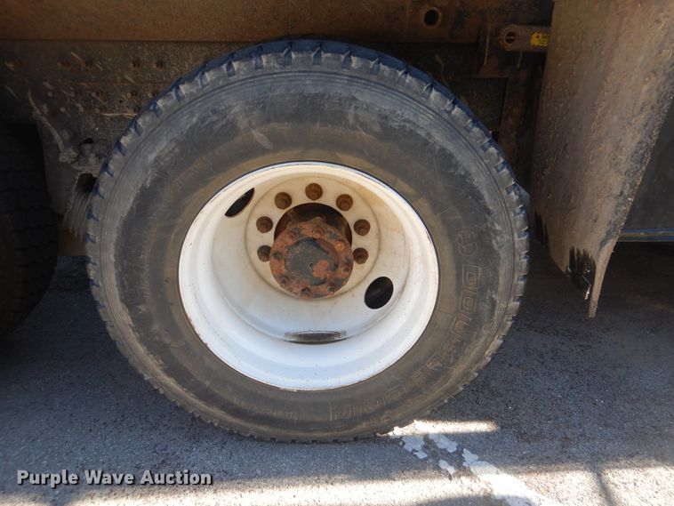 image for item HY9986 2009 International 7400  dump truck