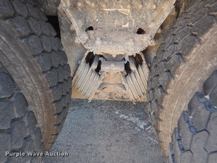 image for item HY9986 2009 International 7400  dump truck