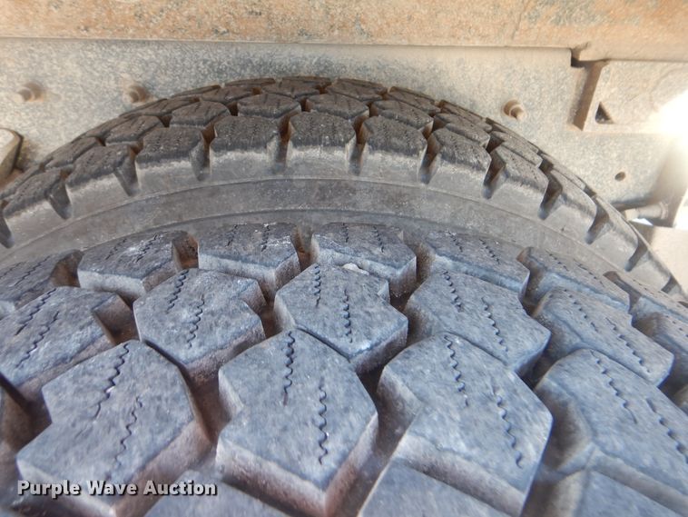 image for item HY9986 2009 International 7400  dump truck