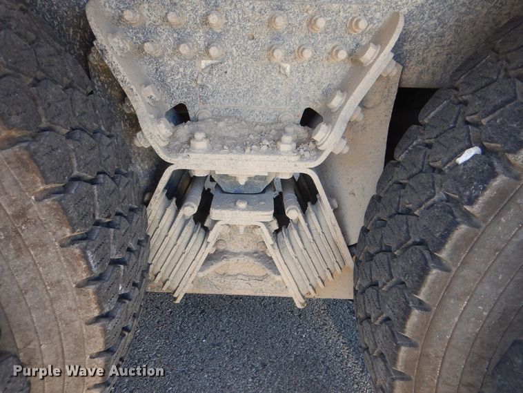 image for item HY9986 2009 International 7400  dump truck