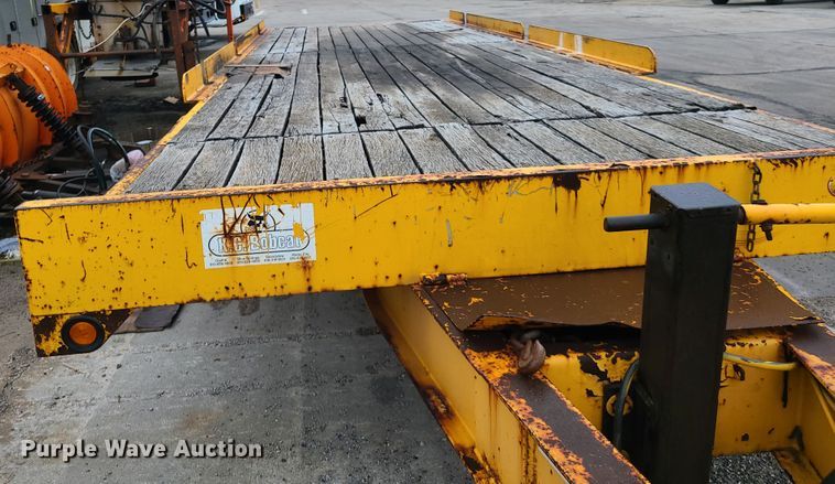 image for item DF3203 2006 Towmaster T-24T tilt deck equipment trailer