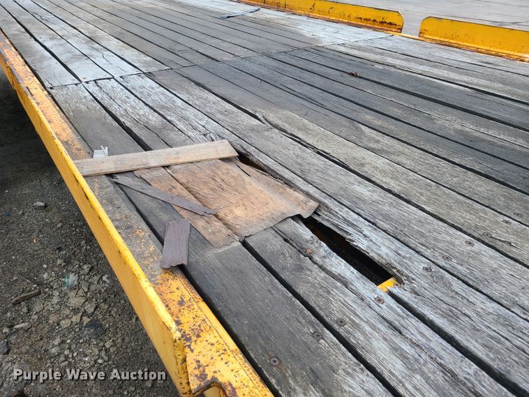 image for item DF3203 2006 Towmaster T-24T tilt deck equipment trailer