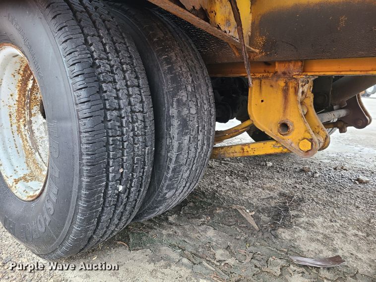 image for item DF3203 2006 Towmaster T-24T tilt deck equipment trailer