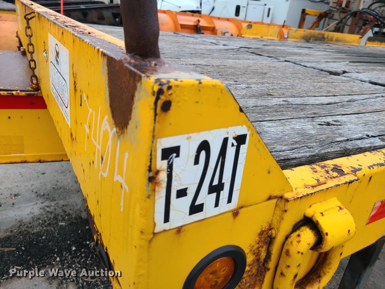image for item DF3203 2006 Towmaster T-24T tilt deck equipment trailer