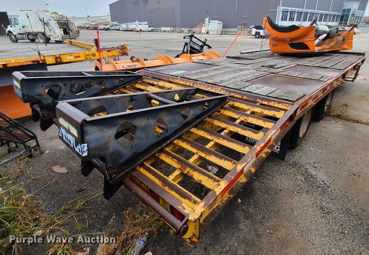 image for item DF3205 1998 Trail King 40LP equipment trailer