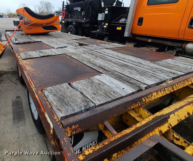 image for item DF3205 1998 Trail King 40LP equipment trailer