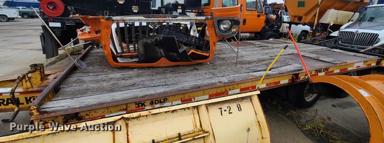 image for item DF3205 1998 Trail King 40LP equipment trailer