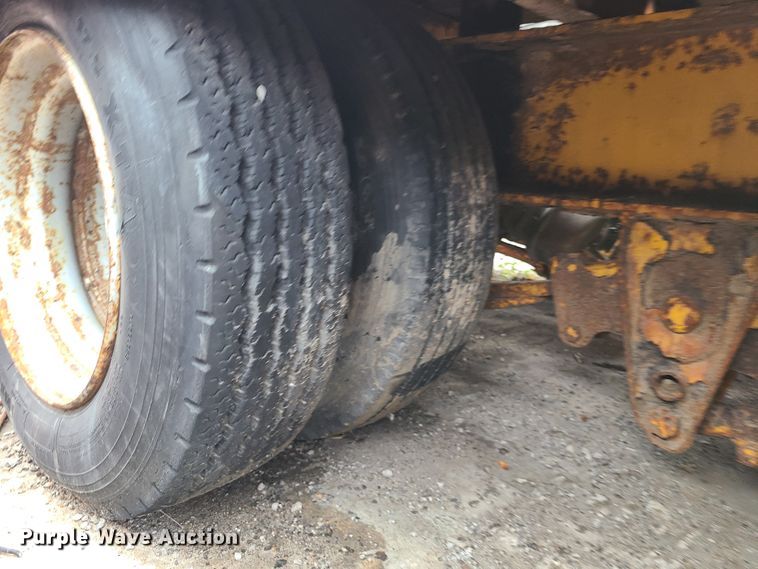 image for item DF3205 1998 Trail King 40LP equipment trailer