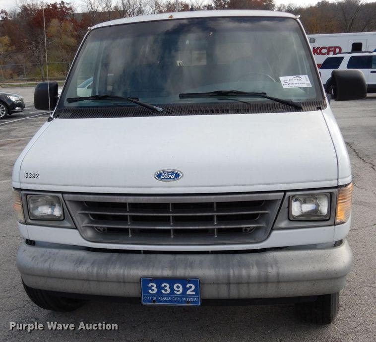 image for item DF3211 1996 Ford Club Wagon  van