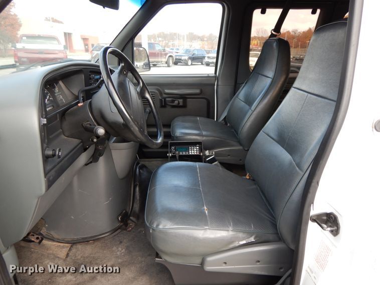 image for item DF3211 1996 Ford Club Wagon  van