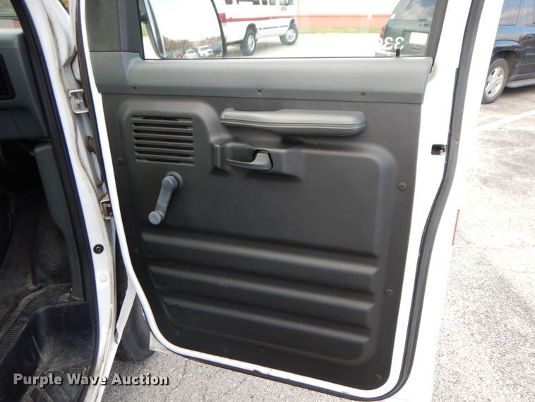 image for item DF3211 1996 Ford Club Wagon  van