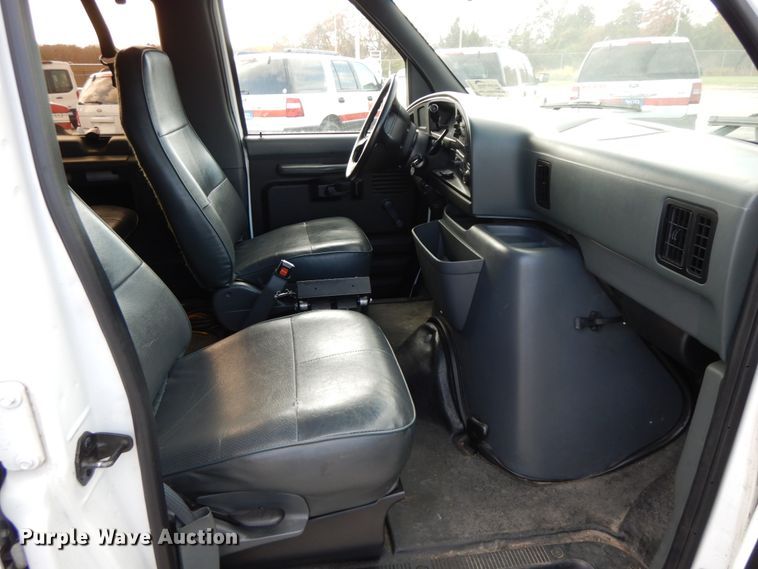 image for item DF3211 1996 Ford Club Wagon  van