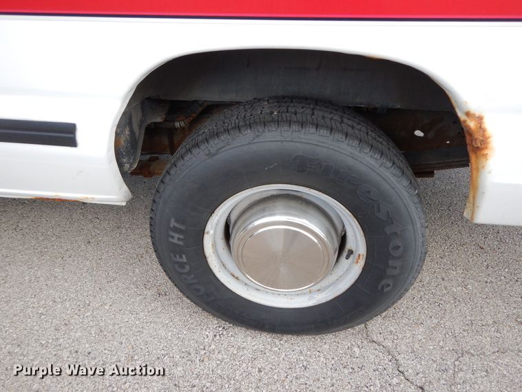 image for item DF3211 1996 Ford Club Wagon  van