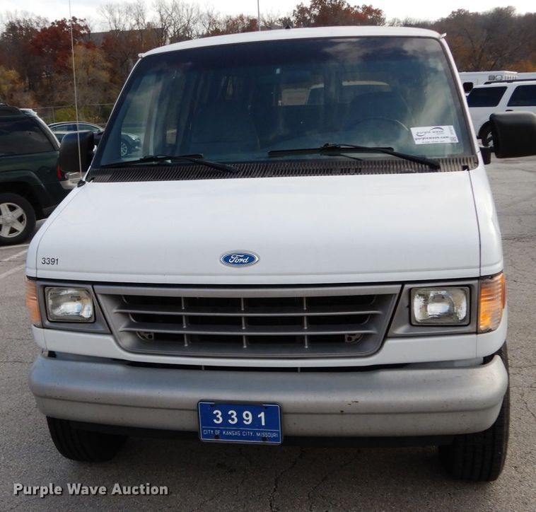 image for item DF3212 1996 Ford Club Wagon  van