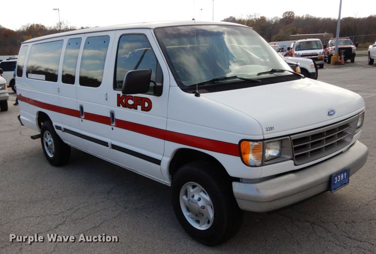 image for item DF3212 1996 Ford Club Wagon  van