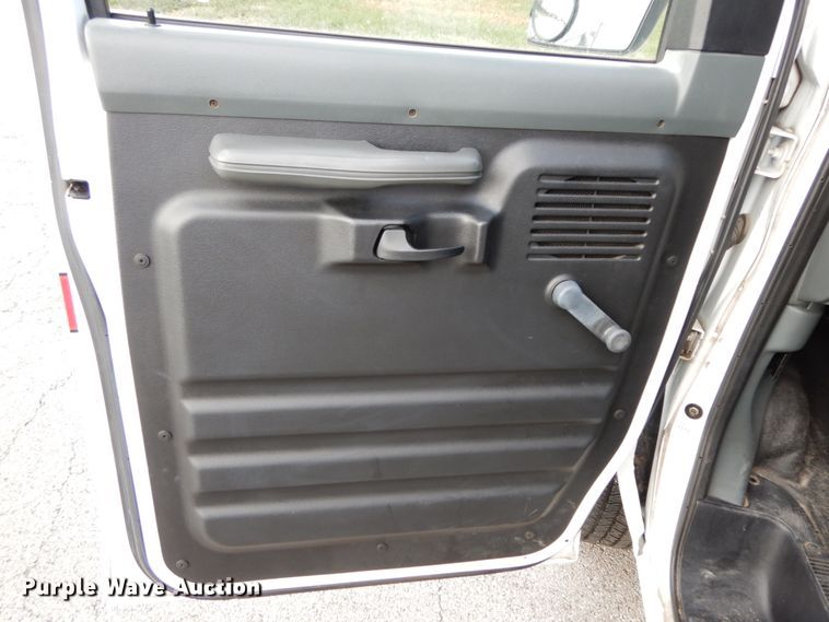 image for item DF3212 1996 Ford Club Wagon  van