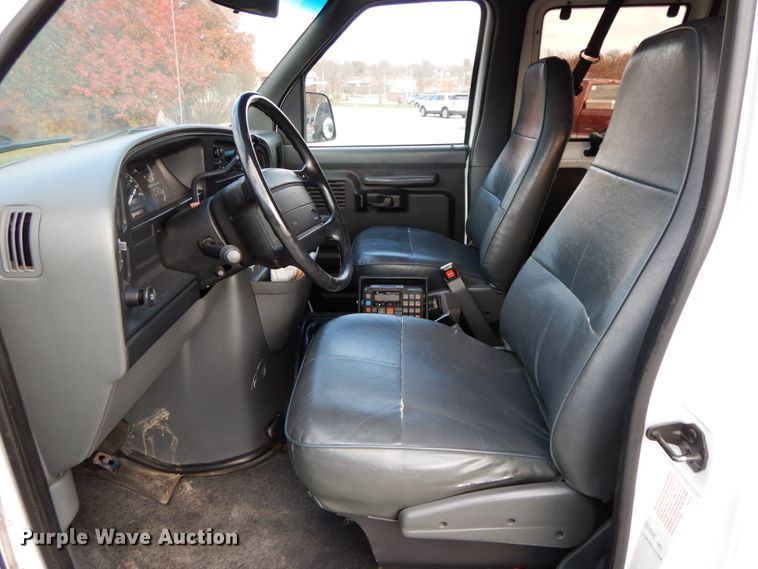 image for item DF3212 1996 Ford Club Wagon  van