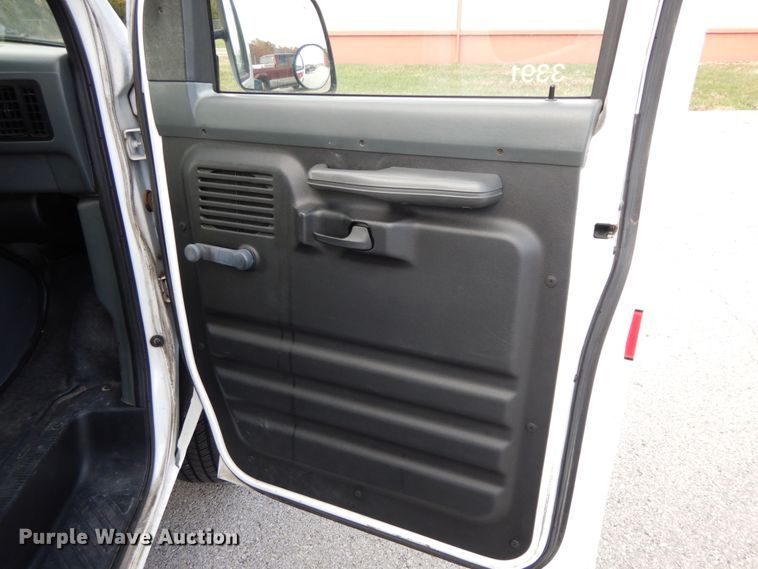 image for item DF3212 1996 Ford Club Wagon  van