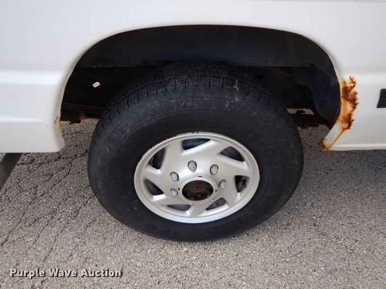 image for item DF3212 1996 Ford Club Wagon  van