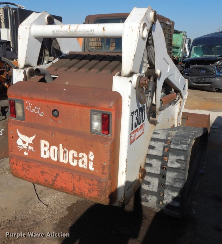 image for item DH7023 2006 Bobcat T300  tracked skid steer loader