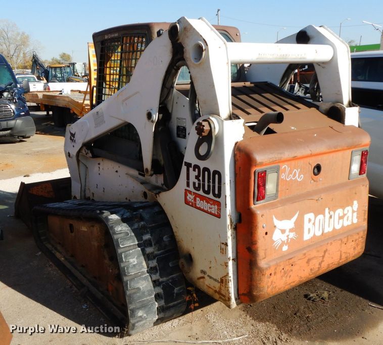 image for item DH7023 2006 Bobcat T300  tracked skid steer loader