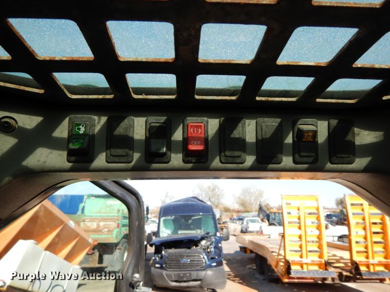 image for item DH7023 2006 Bobcat T300  tracked skid steer loader