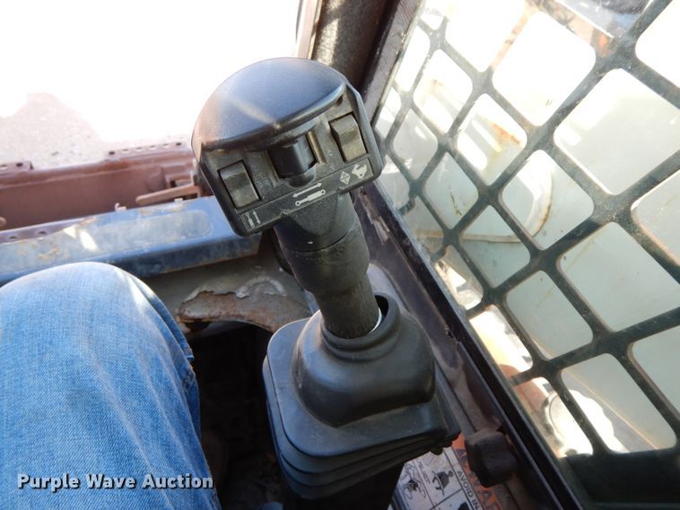 image for item DH7023 2006 Bobcat T300  tracked skid steer loader