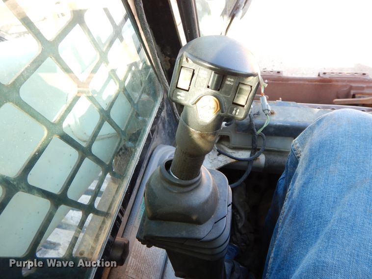 image for item DH7023 2006 Bobcat T300  tracked skid steer loader