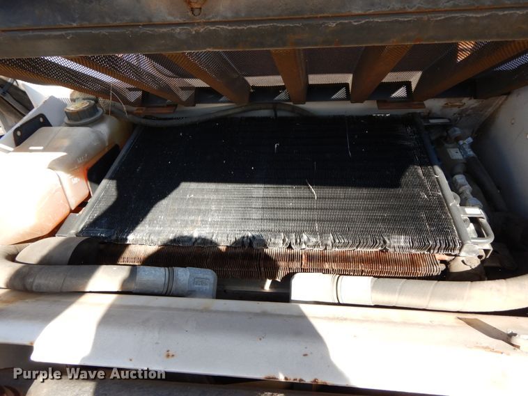 image for item DH7023 2006 Bobcat T300  tracked skid steer loader