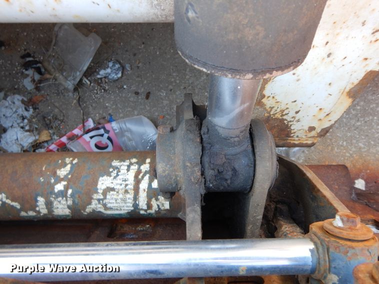 image for item DH7023 2006 Bobcat T300  tracked skid steer loader