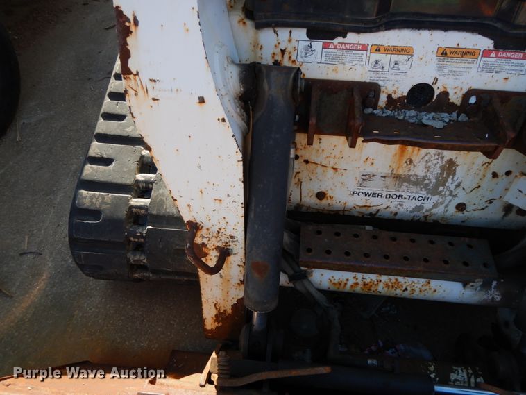 image for item DH7023 2006 Bobcat T300  tracked skid steer loader