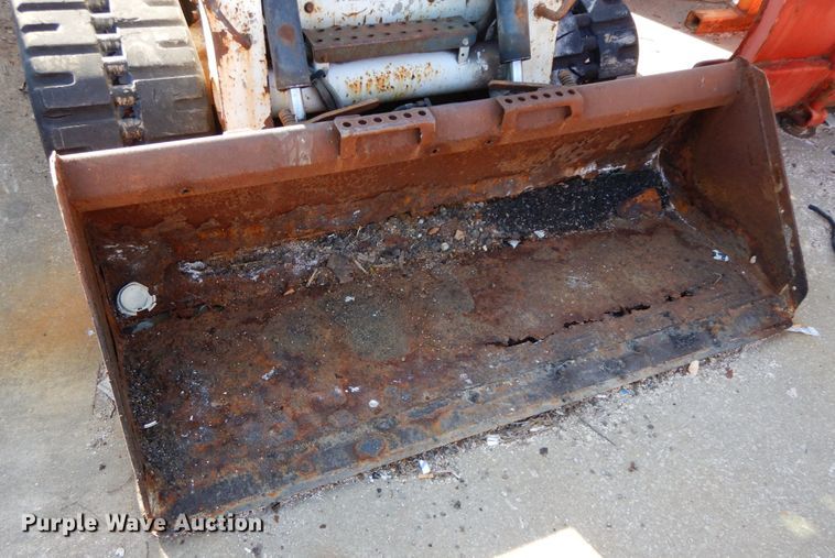 image for item DH7023 2006 Bobcat T300  tracked skid steer loader