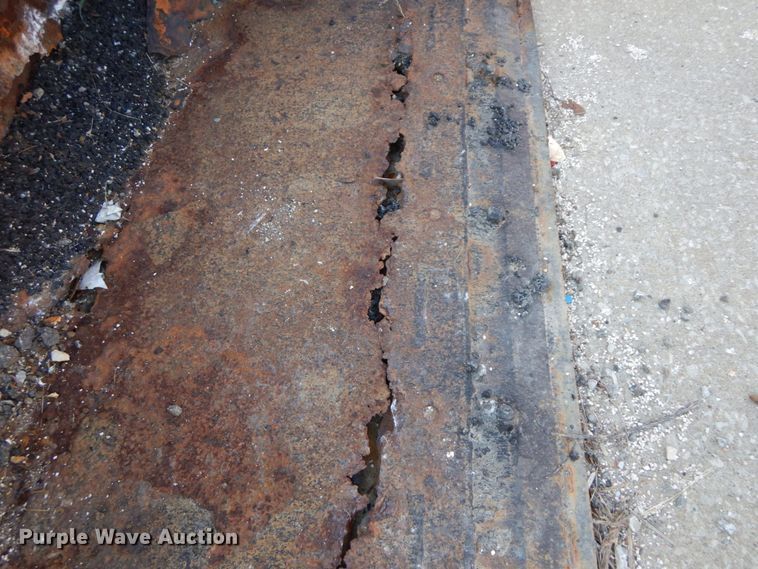 image for item DH7023 2006 Bobcat T300  tracked skid steer loader