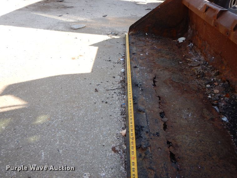 image for item DH7023 2006 Bobcat T300  tracked skid steer loader