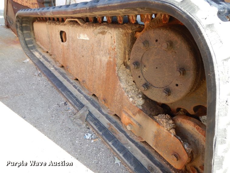 image for item DH7023 2006 Bobcat T300  tracked skid steer loader